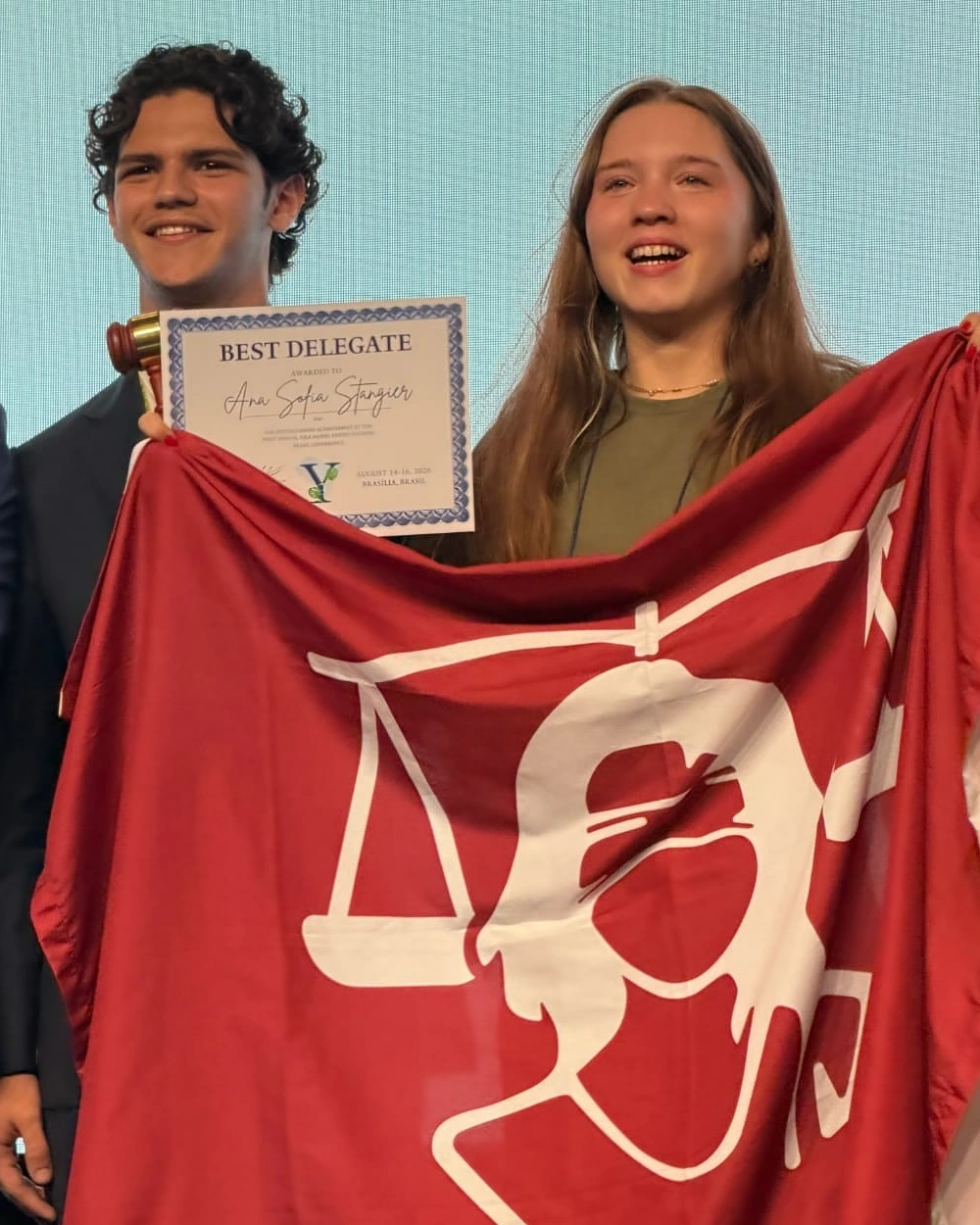 Delegada premiada após a conferência de Yale